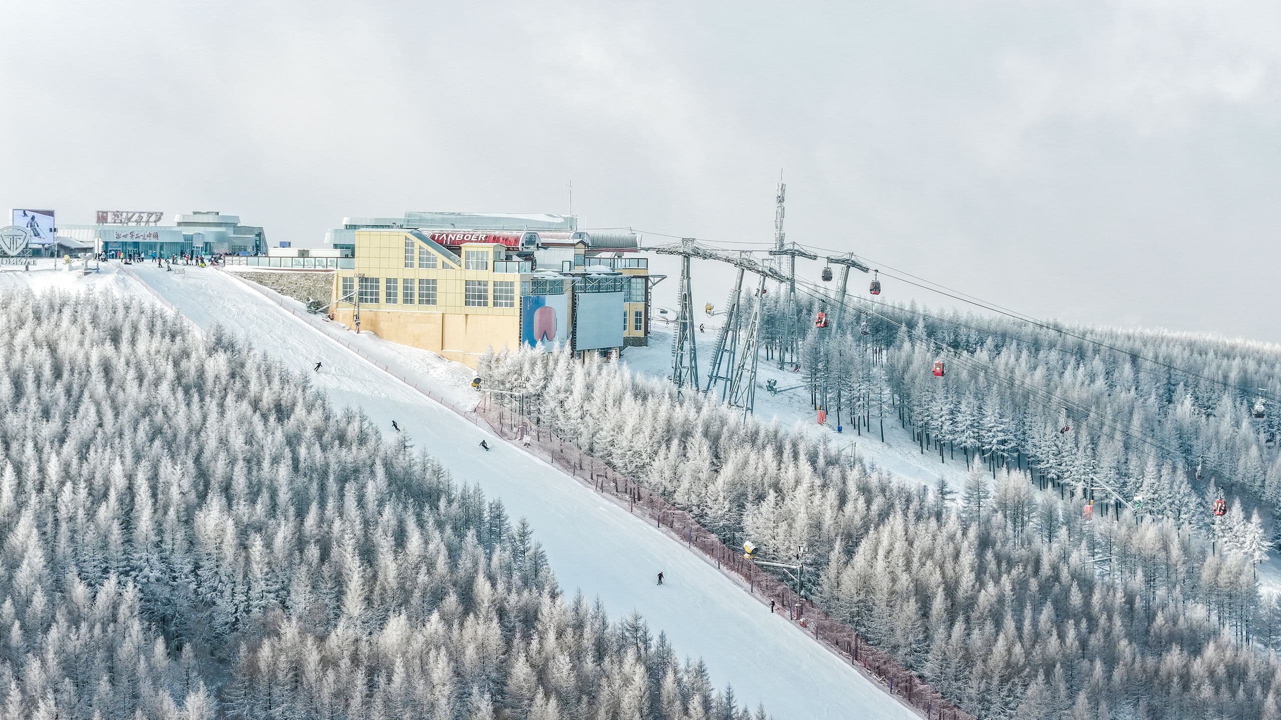 Pure skiing atmosphere