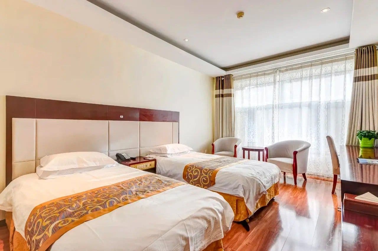 Shuanglong Hotel
